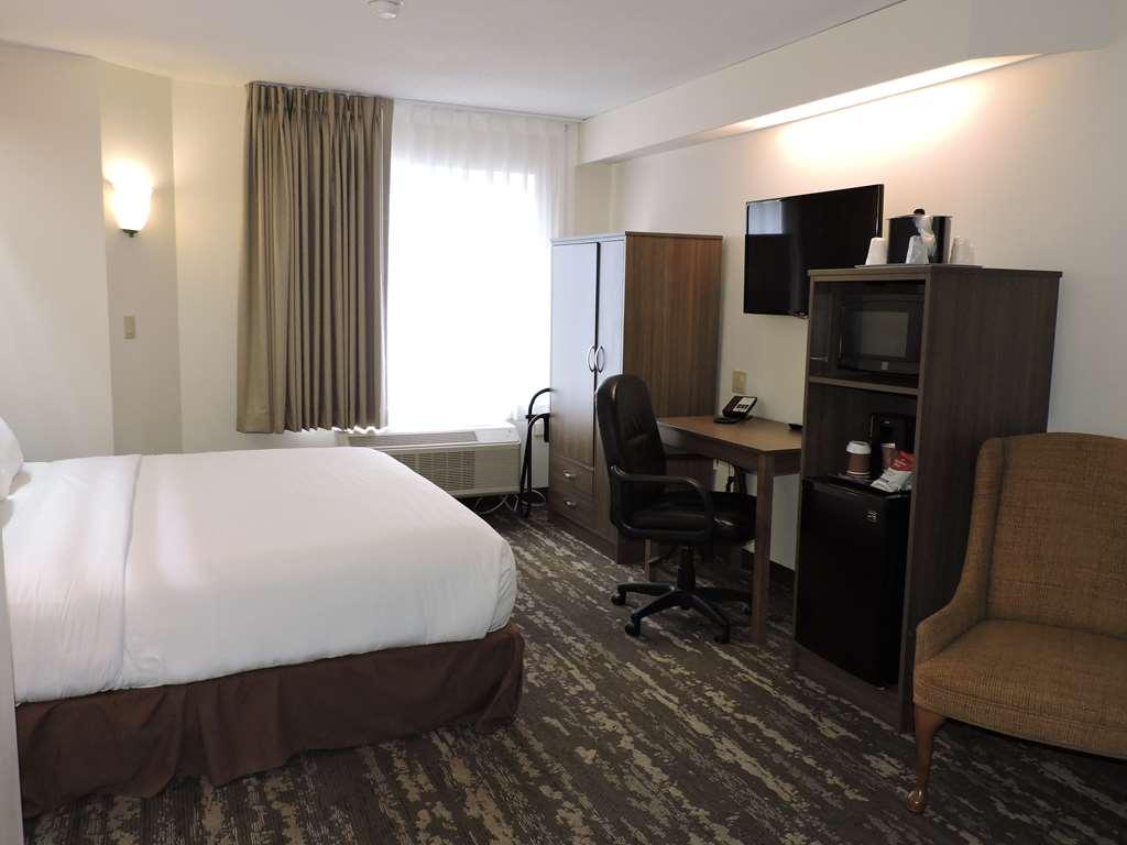 Charlevoix Inn & Suites Surestay Collection By Best Western ห้อง รูปภาพ