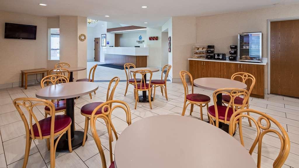 Charlevoix Inn & Suites Surestay Collection By Best Western ภายนอก รูปภาพ